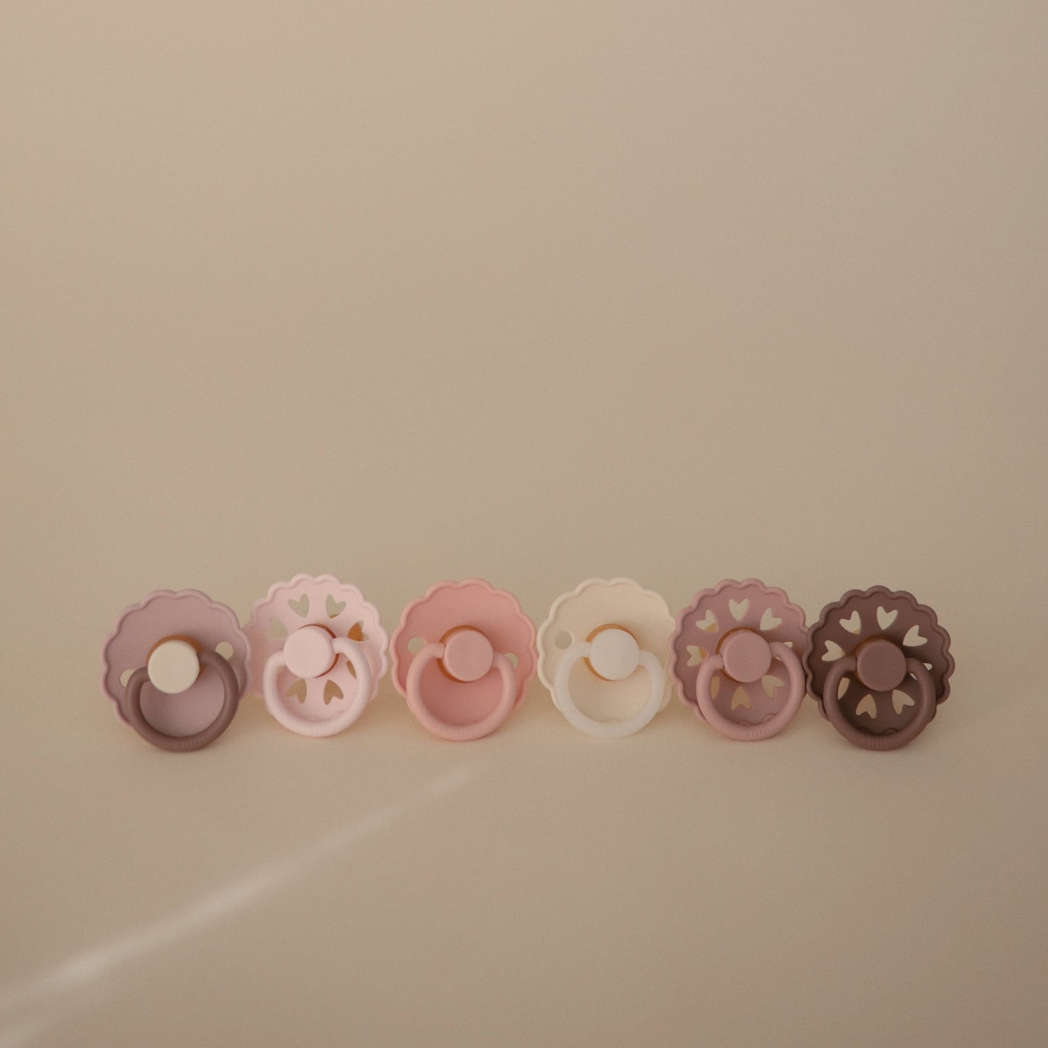 FRIGG Natural Rubber 6 - Pack - Tenth &amp; Pine - FRIGG PACIFIERS - 6 - 18 Months - Endless Sea