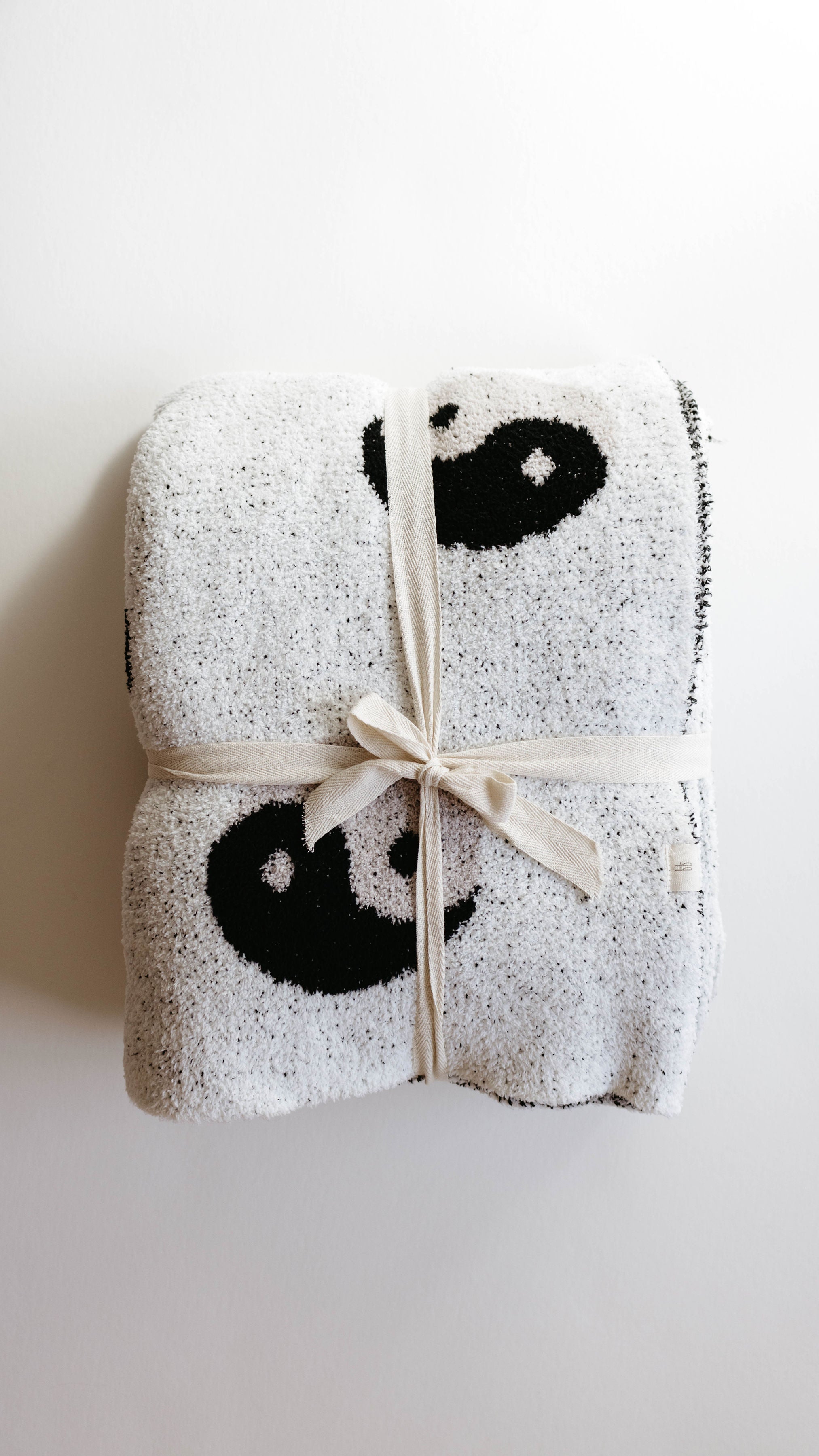 Plush Blanket | Black &amp; White Yin Yang