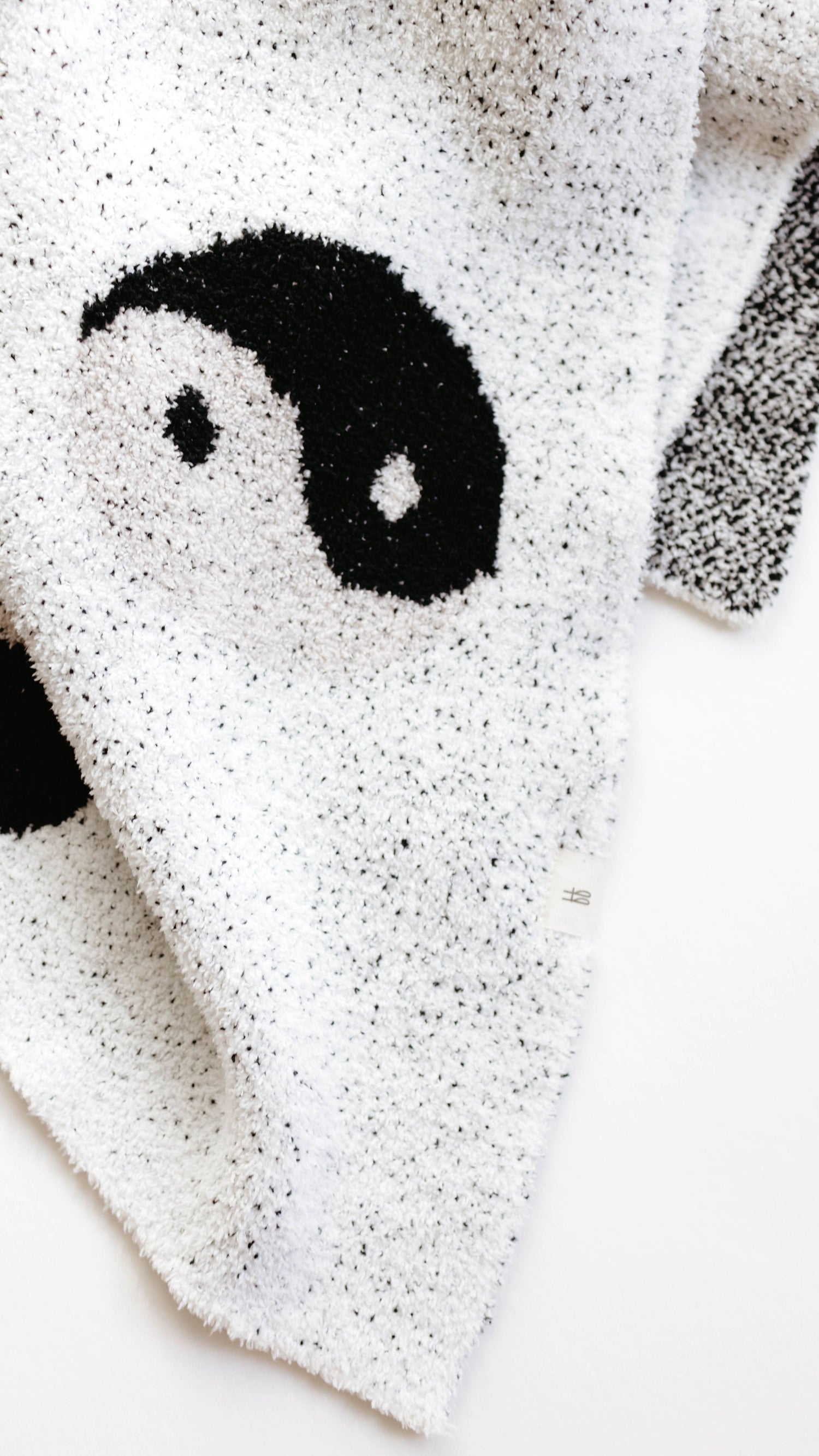 Plush Blanket | Black &amp; White Yin Yang