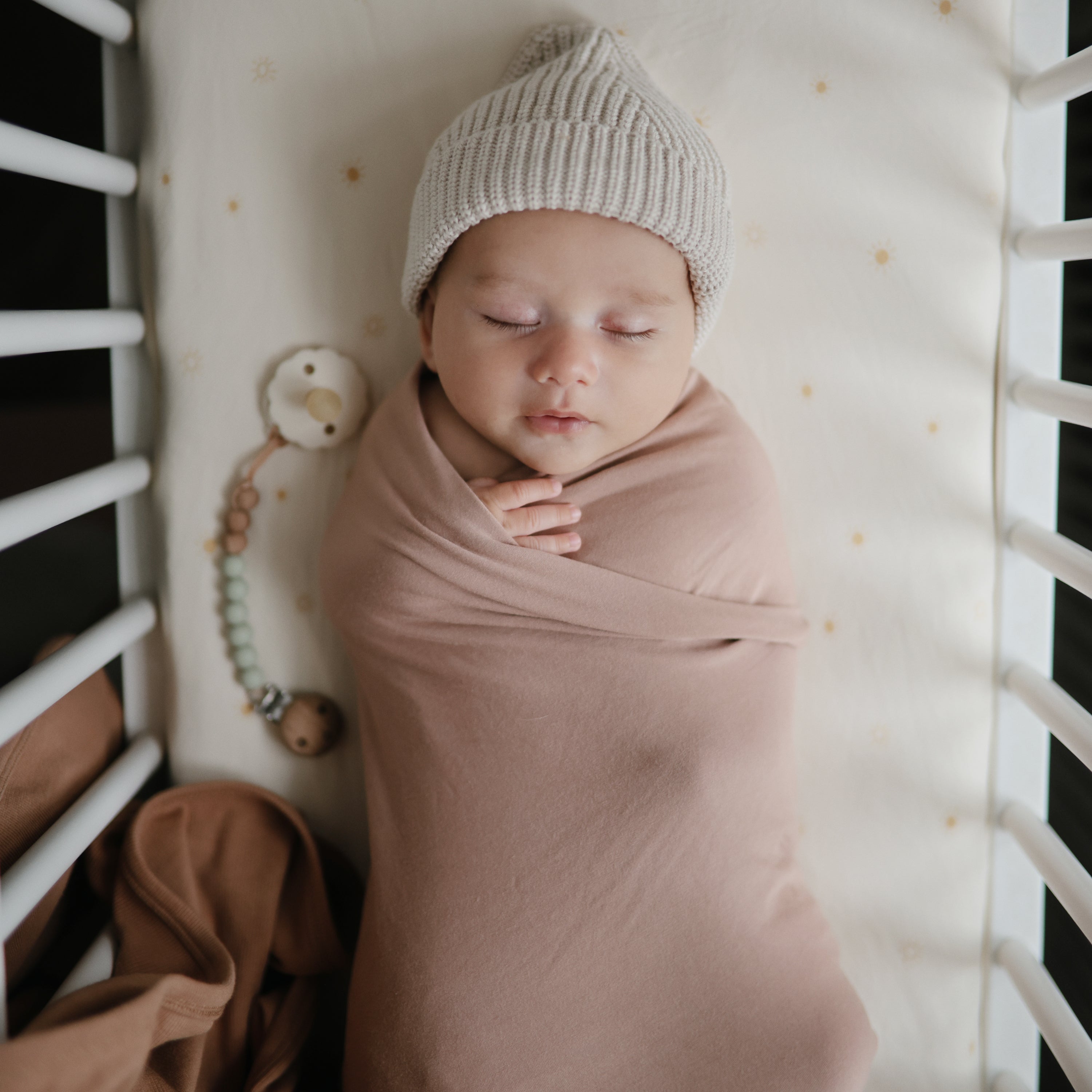 Silicone Pacifier Clip | Eva - Tenth &amp; Pine - Pacifier Clip - Black