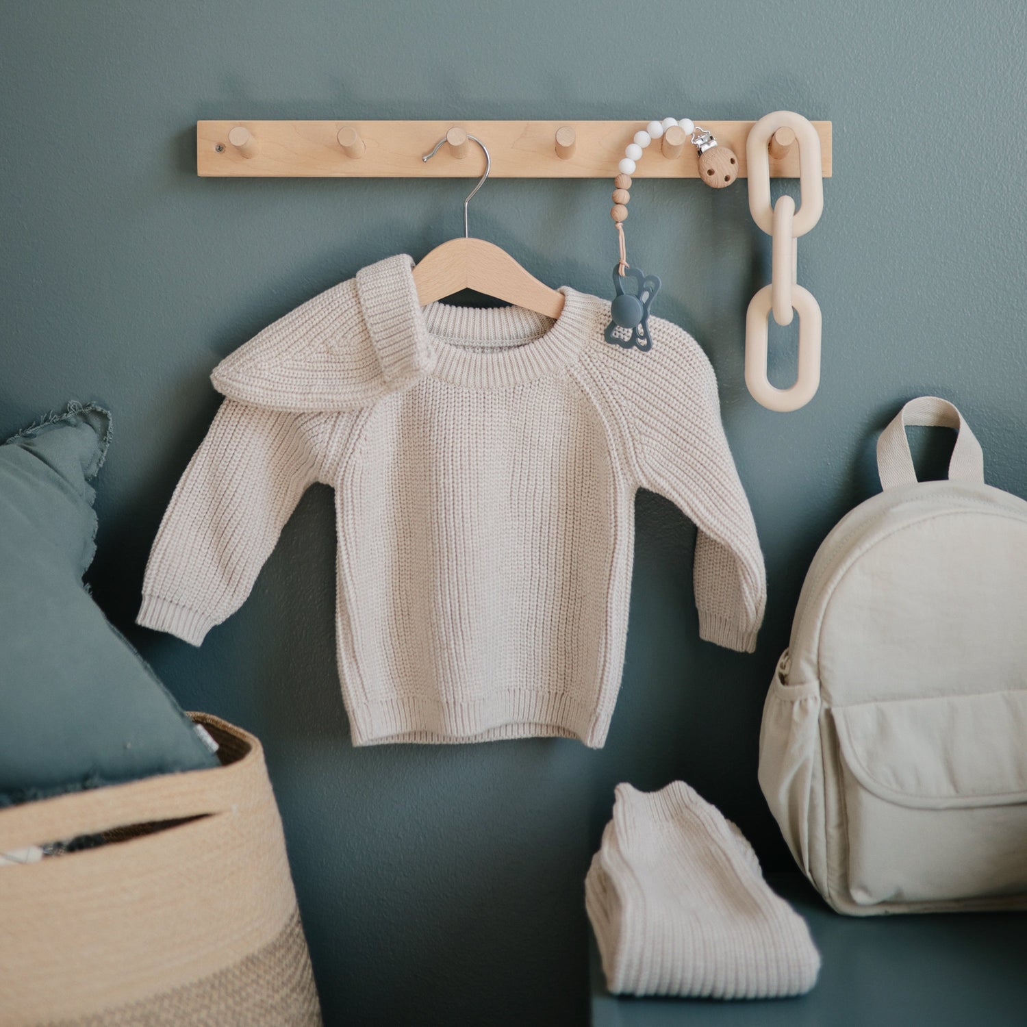 Silicone Pacifier Clip | Eva - Tenth &amp; Pine - Pacifier Clip - Black