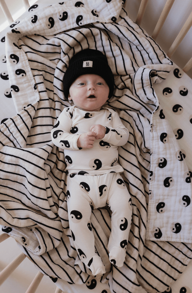 Muslin Quilt | Black &amp; White Yin Yang / Stripe - Tenth &amp; Pine - Quilt - forever french baby