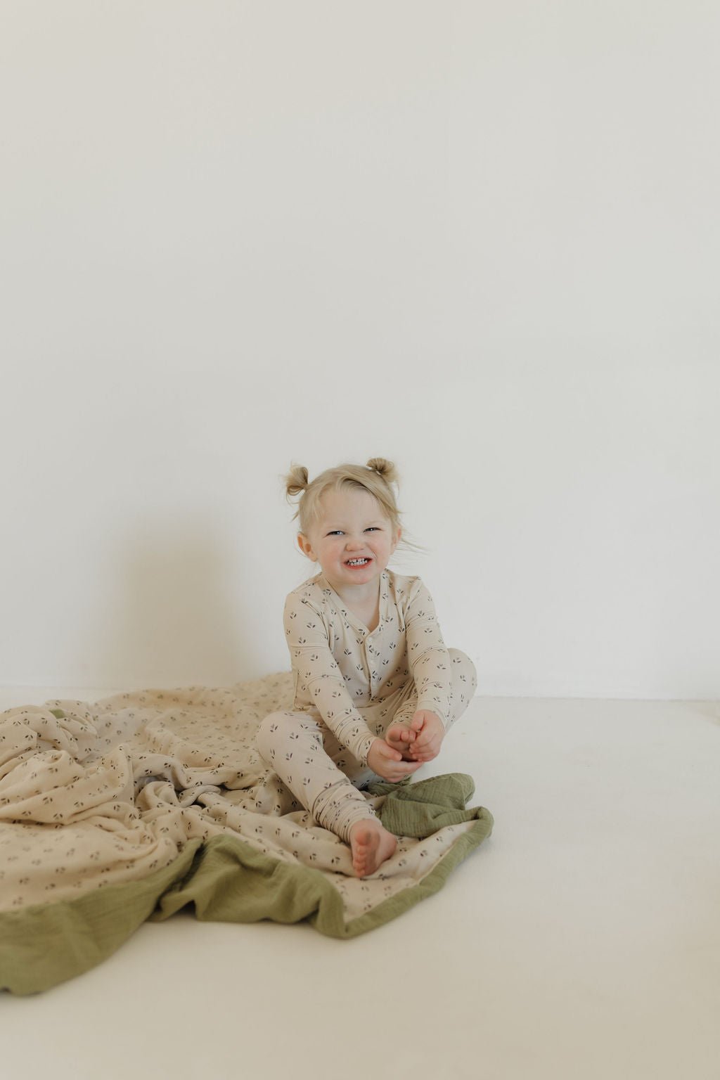Muslin Quilt | Flora - Tenth & Pine - Muslin Quilt -