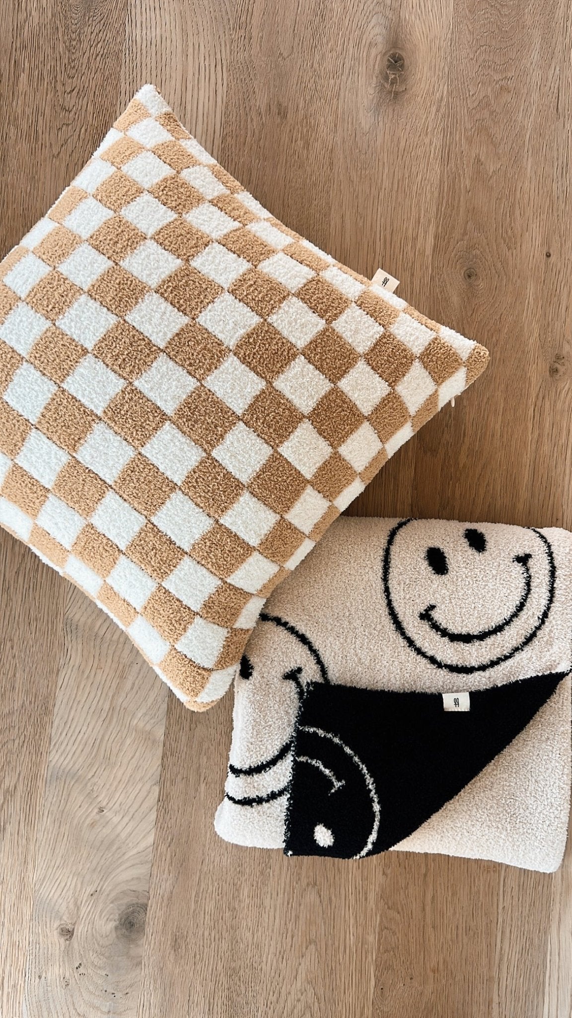 Plush Blanket | Just Smile Black &amp; White - Tenth &amp; Pine - Swaddling Blankets - Baby/Toddler 45x45 inches