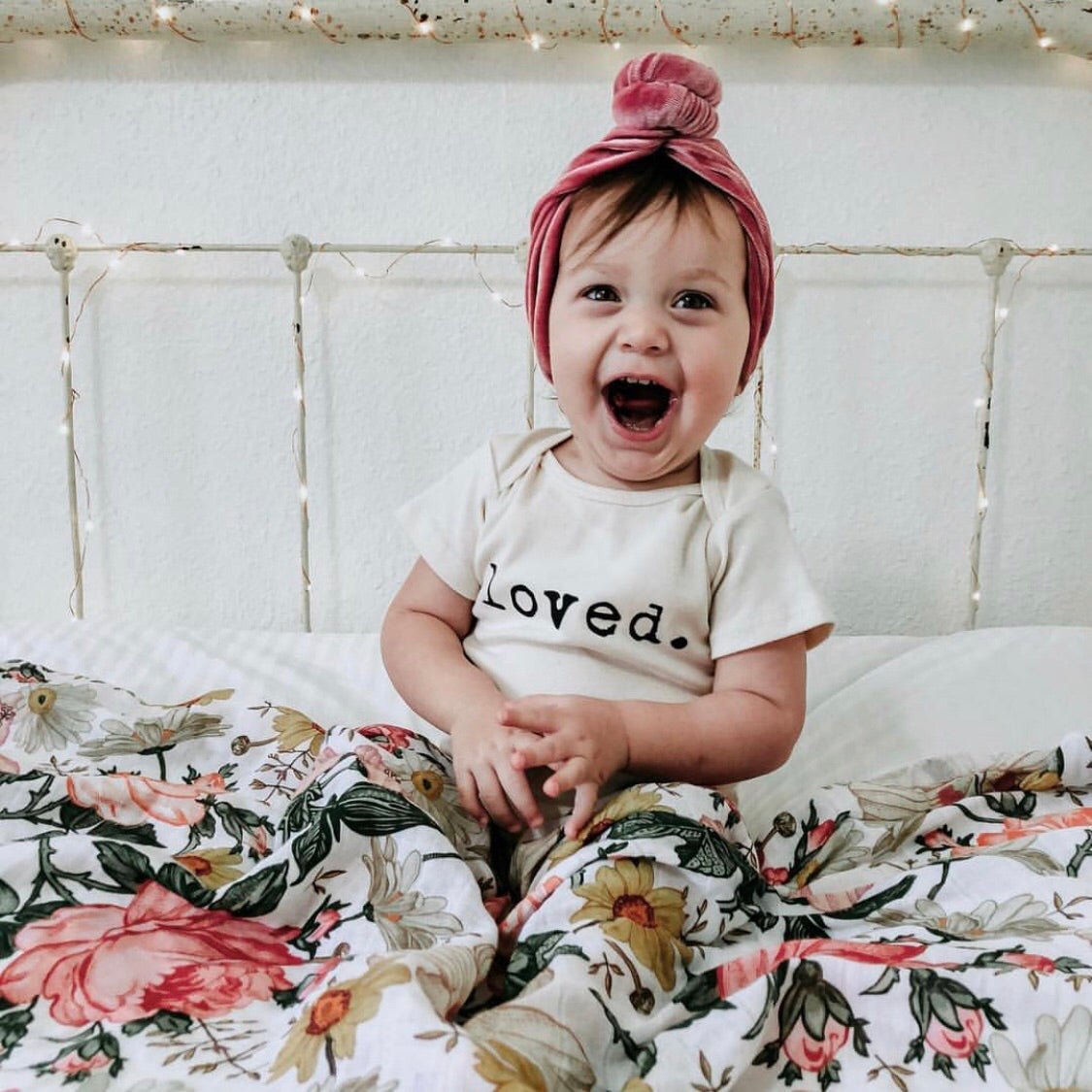 Short Sleeve Bodysuit | Loved. | Organic Cotton - Tenth &amp; Pine - Short Sleeve Onesie - 0 - 3M