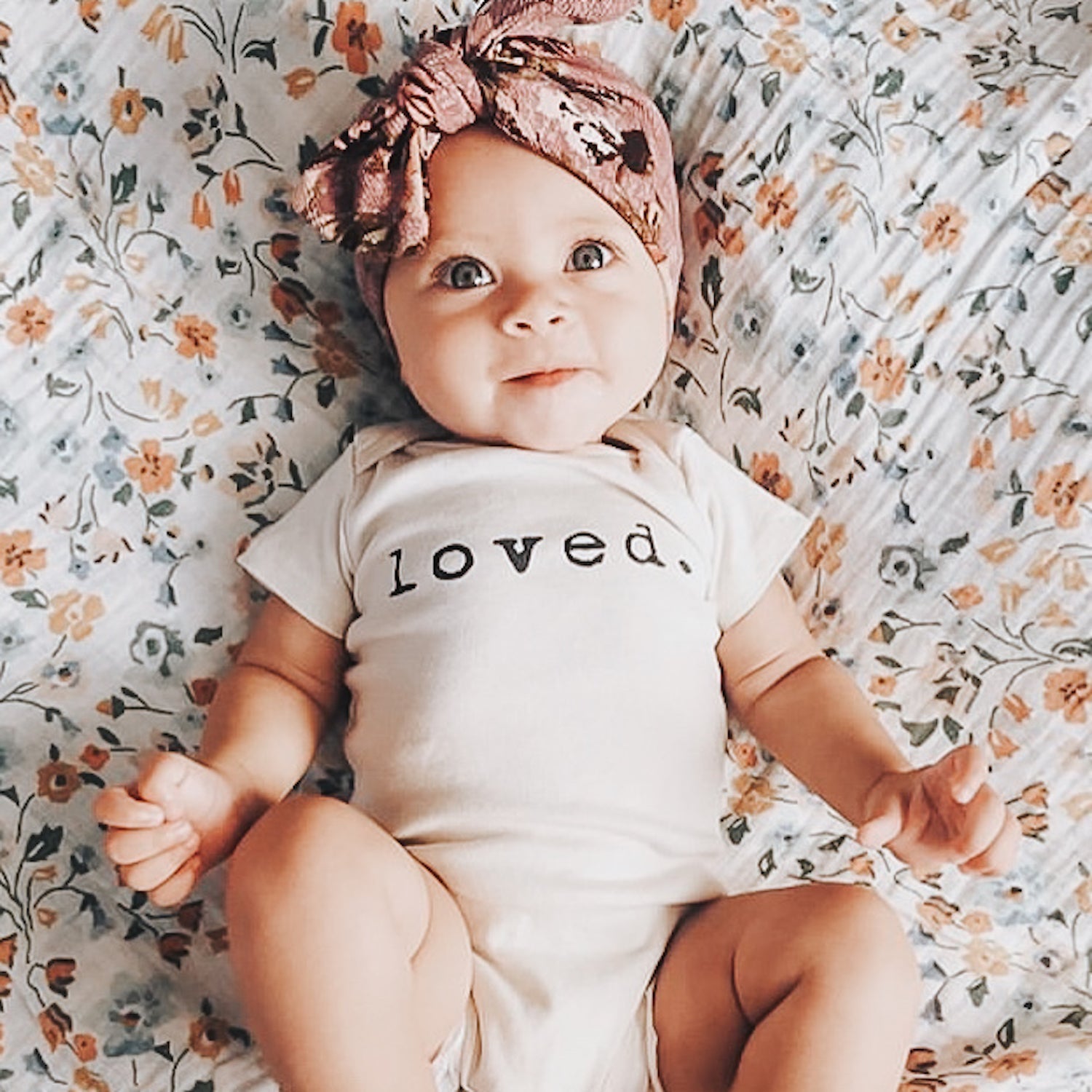 Short Sleeve Bodysuit | Loved. | Organic Cotton - Tenth &amp; Pine - Short Sleeve Onesie - 0 - 3M