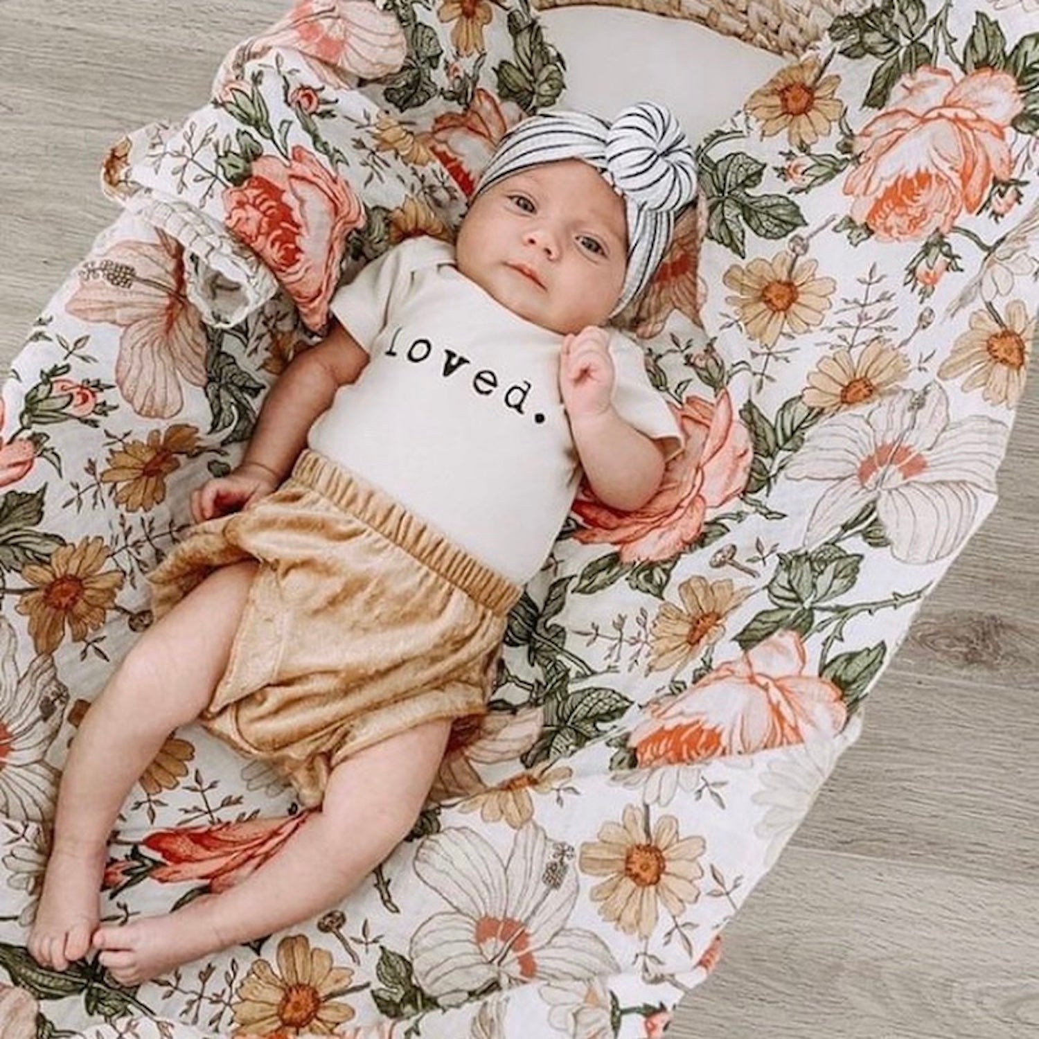 Short Sleeve Bodysuit | Loved. | Organic Cotton - Tenth &amp; Pine - Short Sleeve Onesie - 0 - 3M
