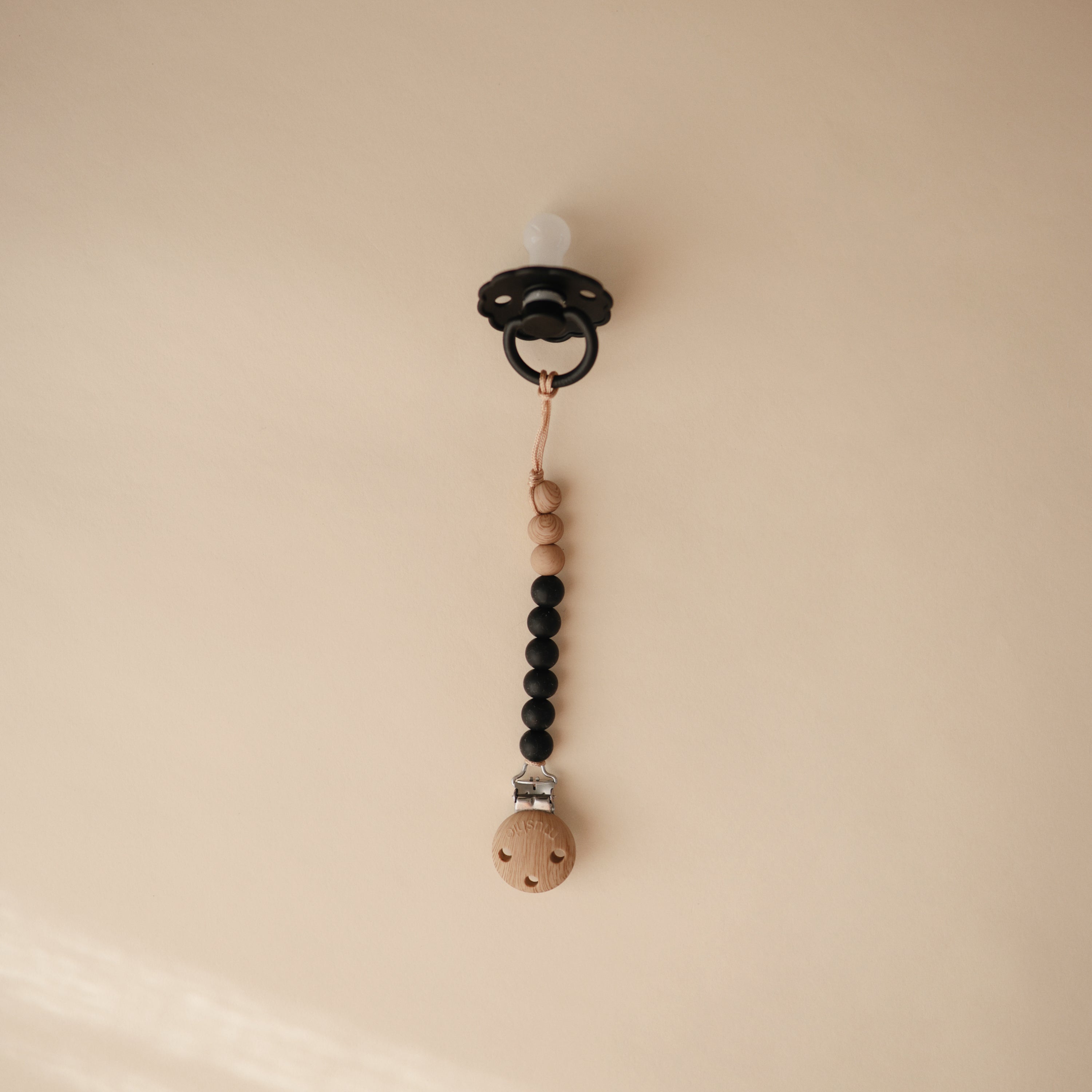 Silicone Pacifier Clip | Eva - Tenth &amp; Pine - Pacifier Clip - Black