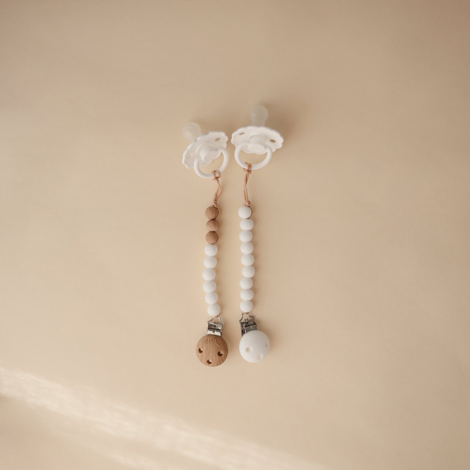 Silicone Pacifier Clip | Eva - Tenth &amp; Pine - Pacifier Clip - Black