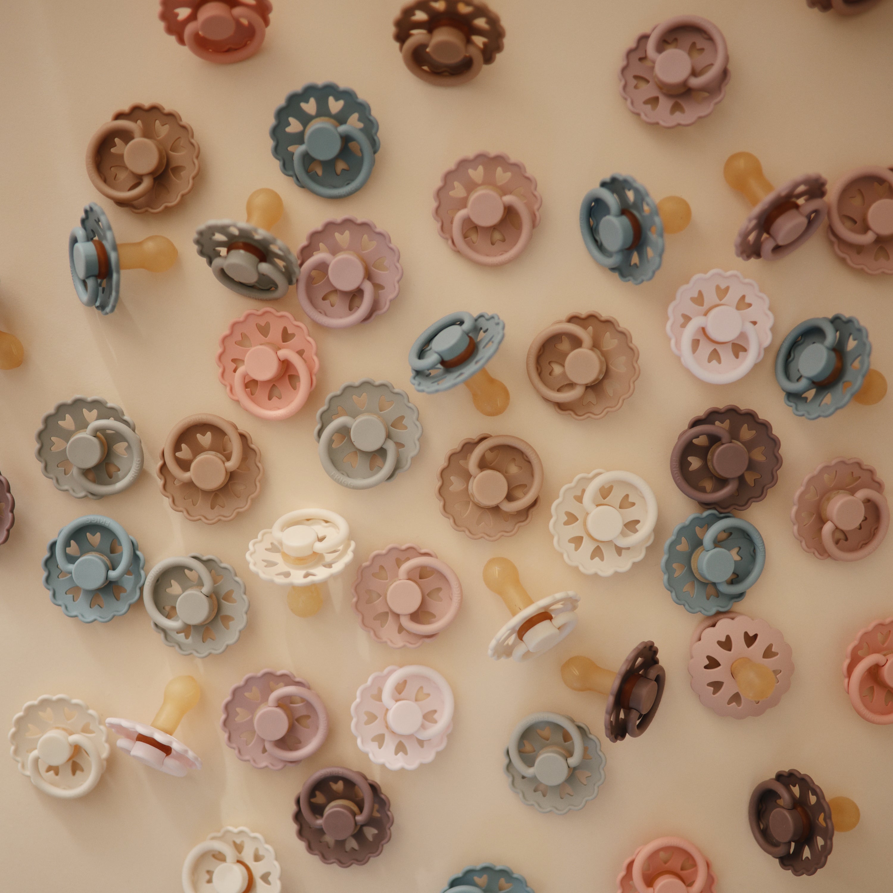 FRIGG Andersen Fairytale Natural Rubber Pacifier 2 - Pack - Tenth &amp; Pine - FRIGG PACIFIERS - 6 - 18 months - Twilight Mauve/Primrose