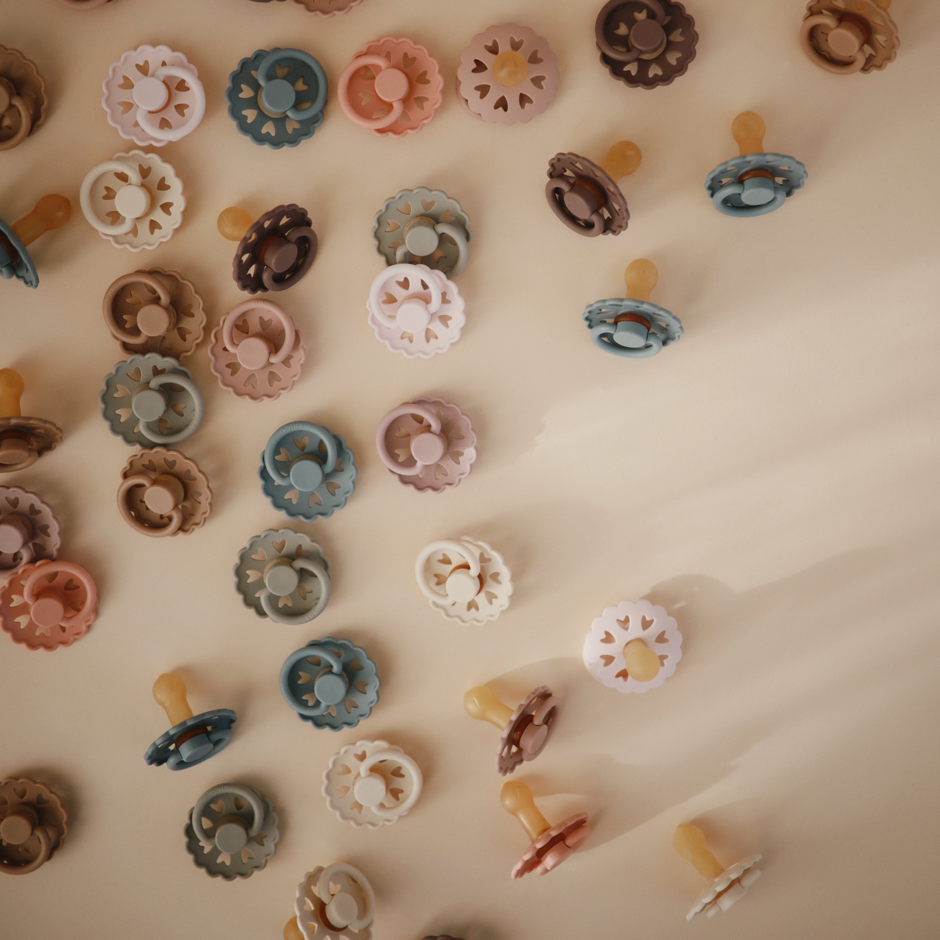 FRIGG Andersen Fairytale Natural Rubber Pacifier 2 - Pack - Tenth &amp; Pine - FRIGG PACIFIERS - 6 - 18 months - Twilight Mauve/Primrose