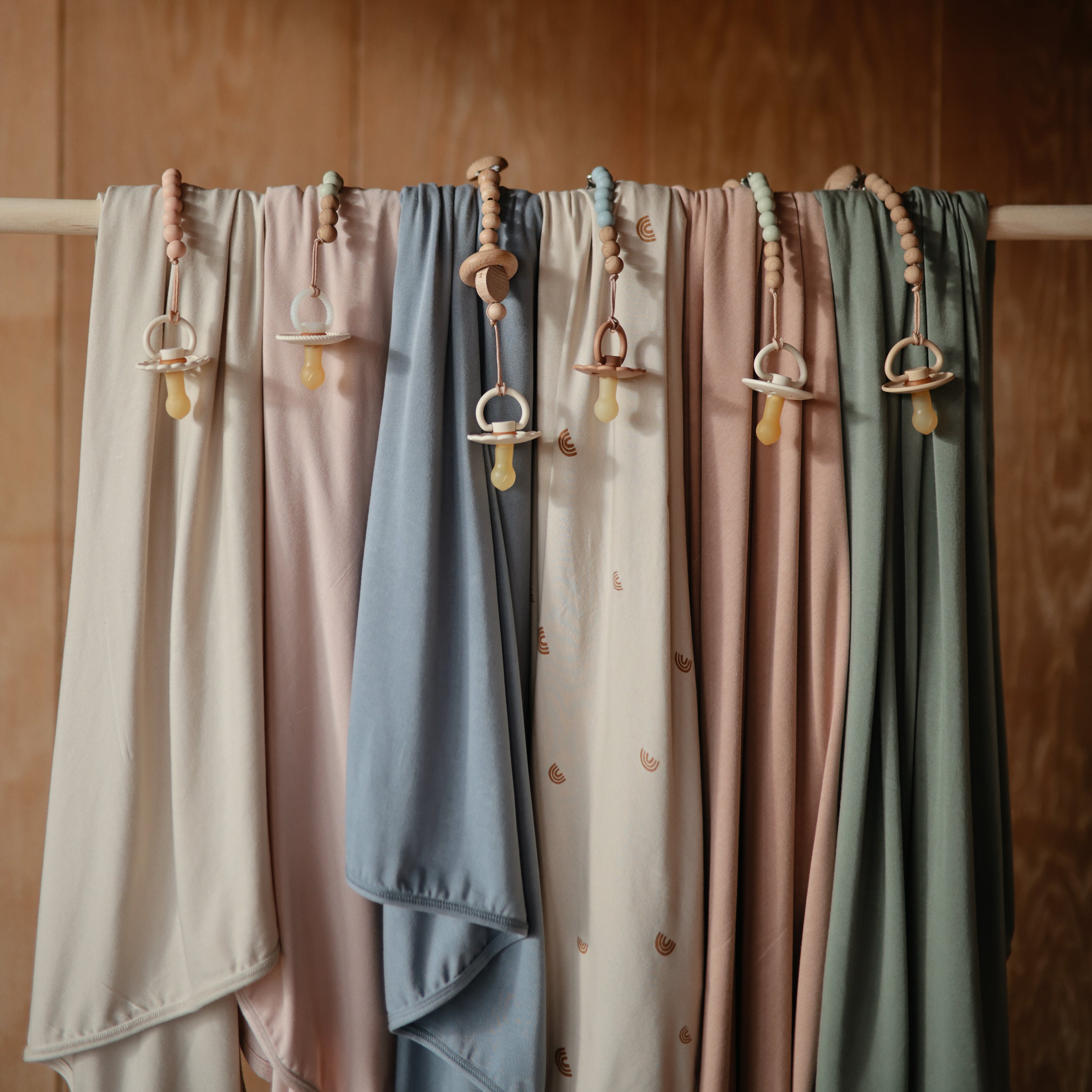 Silicone Pacifier Clip | Eva - Tenth &amp; Pine - Pacifier Clip - Black